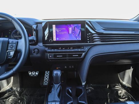 Certified 2025 Toyota Camry SE image 14