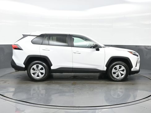 Used 2024 Toyota RAV4 LE image 7