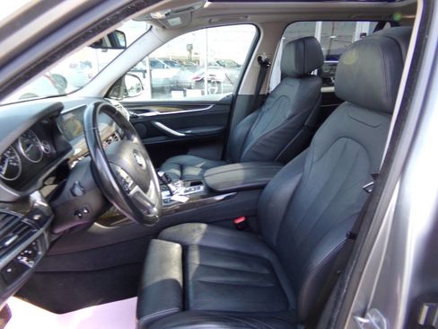 Used 2016 BMW X5 xDrive50i w/ Dynamic Handling Package image 9
