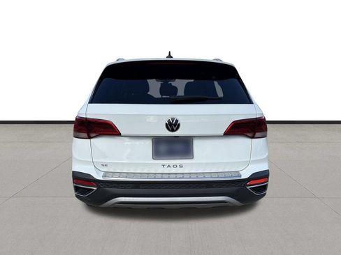 Used 2024 Volkswagen Taos SE FWD image 4