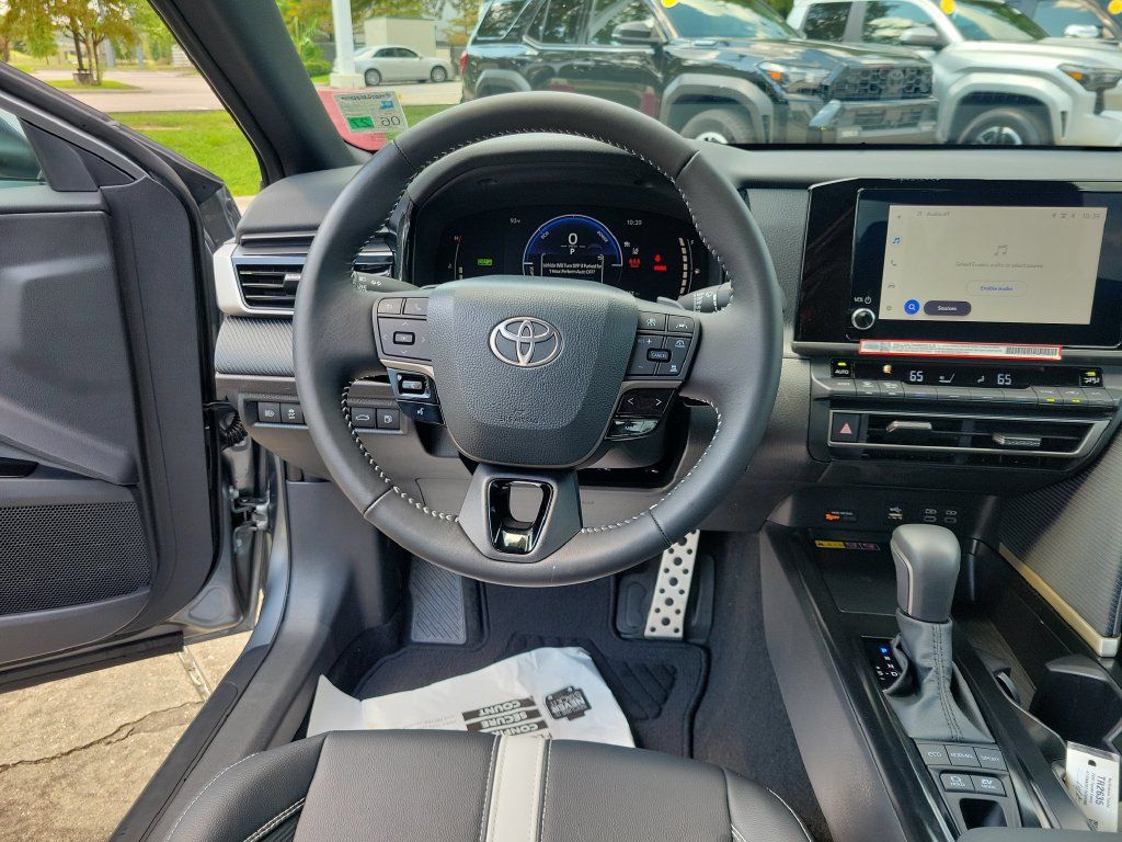 Used 2026 Toyota Camry SE w/ Convenience Package FWD image 16