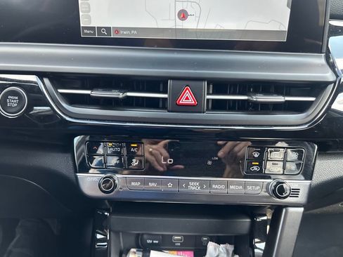Certified 2025 Kia Seltos S AWD/4WD image 11