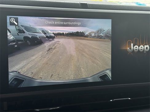 Certified 2024 Jeep Gladiator Sport image 34