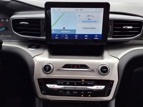 Used 2022 Ford Explorer XLT w/ Equipment Group 202A image 22