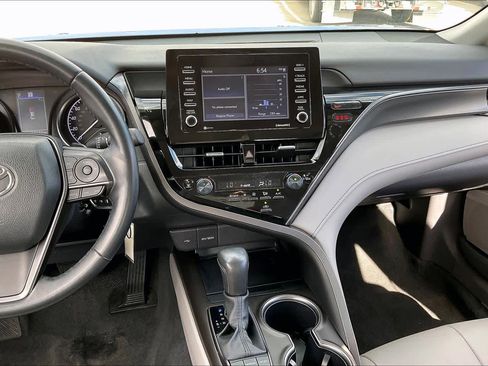 Used 2024 Toyota Camry SE image 6