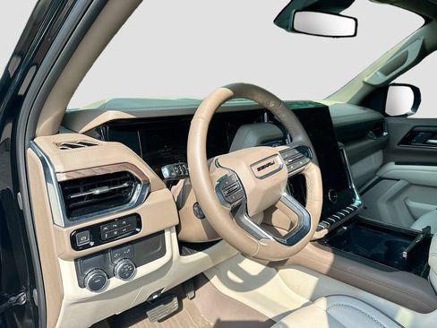 Used 2025 GMC Yukon XL Denali w/ Sun & Power Step Package RWD image 9