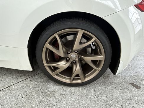 Used 2016 Nissan 370Z w/ Sport Package image 37