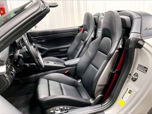 Used 2019 Porsche 911 Speedster image 8
