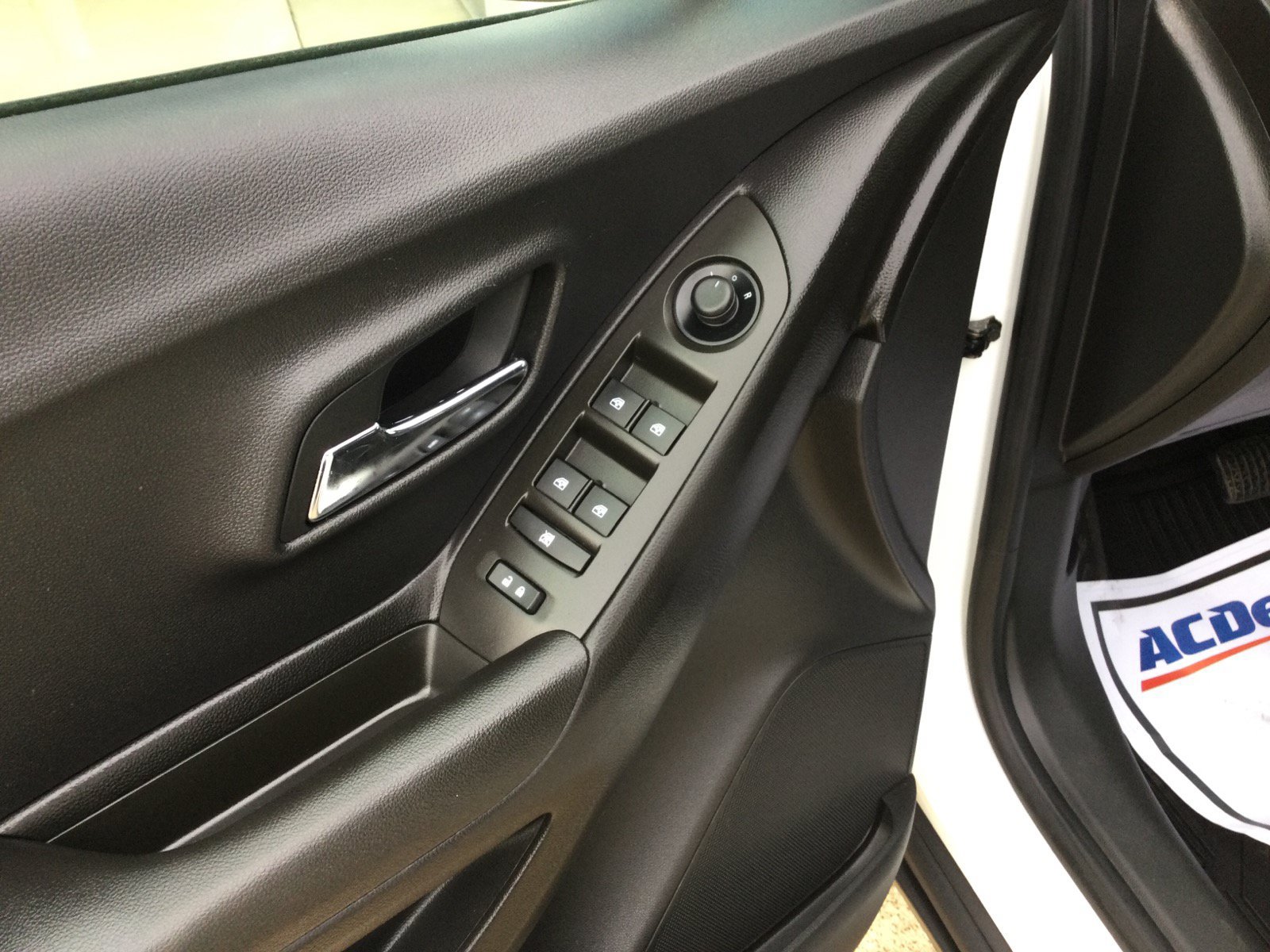 Used 2015 Chevrolet Trax LT w/ LT Plus Package FWD image 14