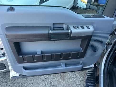 Used 2016 Ford F250 XLT w/ XLT Interior Package image 35