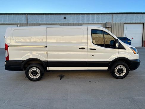 Used 2019 Ford Transit 250 130 Low Roof image 2