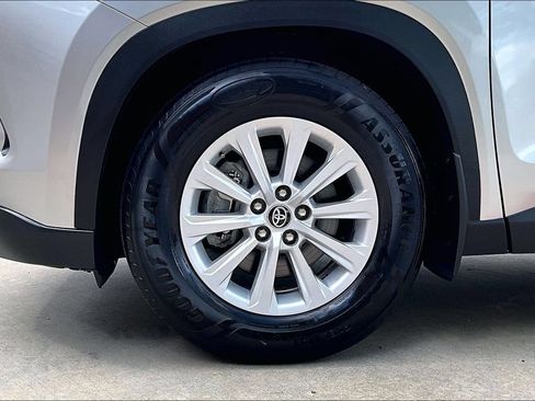 Used 2024 Toyota Grand Highlander FWD image 11