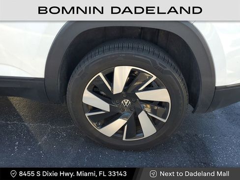 Used 2024 Volkswagen Atlas Cross Sport SE image 8