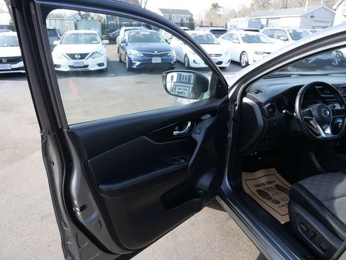 Used 2022 Nissan Rogue Sport SV image 14