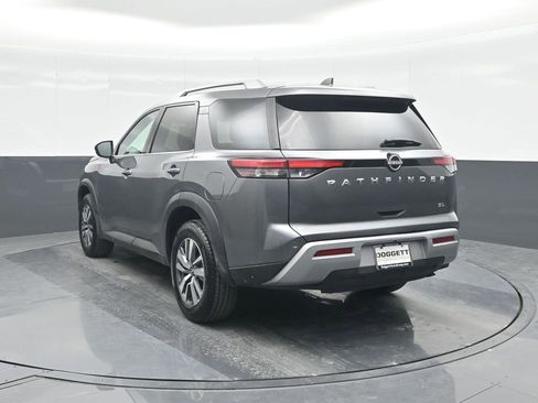 Used 2025 Nissan Pathfinder SL image 22