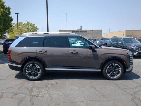 Certified 2026 Hyundai Palisade Limited AWD/4WD image 2