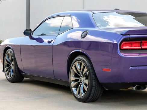 Used 2013 Dodge Challenger SRT8 w/ Harman Kardon Audio Group image 19