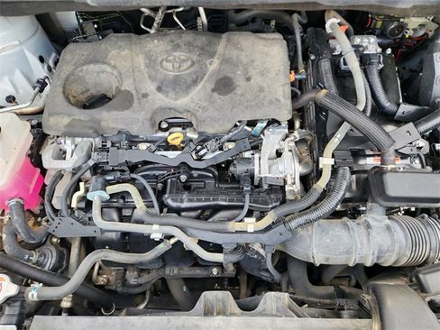 Used 2021 Toyota Sienna Limited image 29