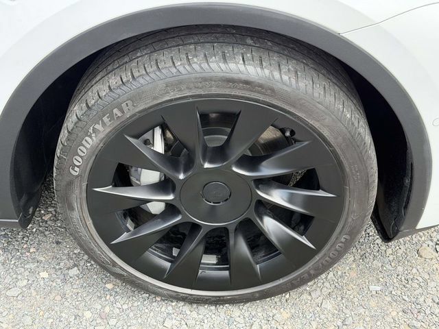 Used 2022 Tesla Model Y Long Range AWD/4WD image 7