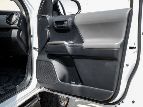 Used 2021 Toyota Tacoma SR5 RWD image 42