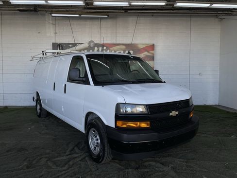 Used 2018 Chevrolet Express 2500 Extended w/ Communications Package image 7