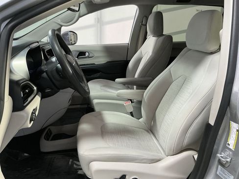 Used 2017 Chrysler Pacifica Touring Plus image 21