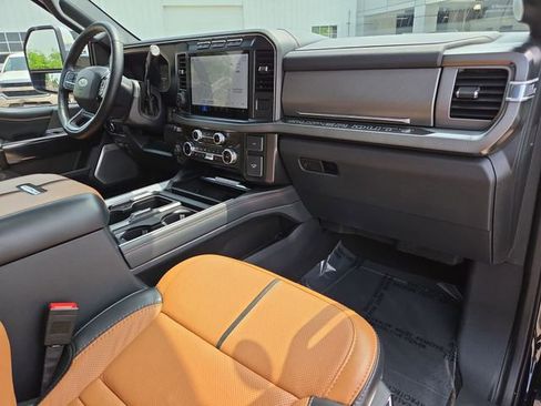 Used 2024 Ford F350 Platinum w/ FX4 Off-Road Package AWD/4WD image 31