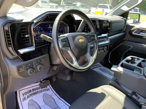 Used 2025 Chevrolet Silverado 1500 LT AWD/4WD image 21