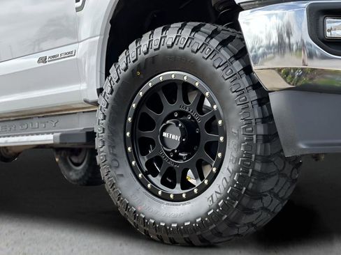 Used 2021 Ford F250 Lariat w/ Lariat Value Package image 33