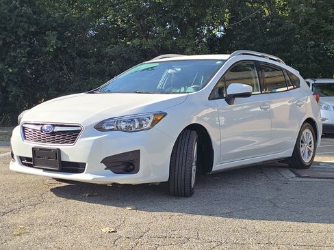 Used 2017 Subaru Impreza 2.0i Premium AWD/4WD image 3