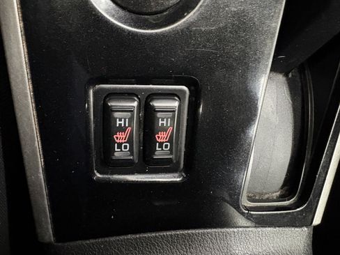 Used 2018 Mitsubishi Outlander SE image 21