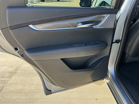 Certified 2024 Cadillac XT5 Sportv w/ Platinum Package image 18