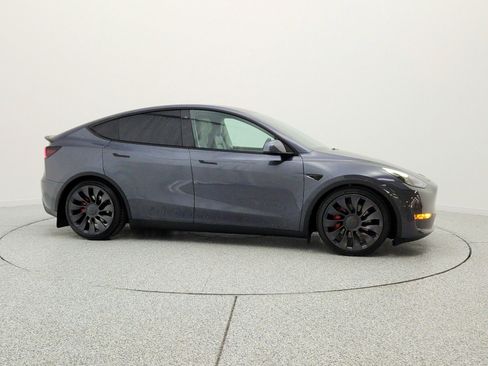 Used 2022 Tesla Model Y Performance AWD/4WD image 4