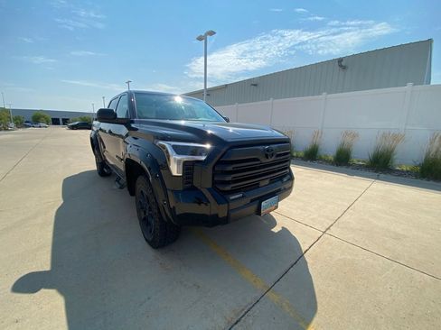 Used 2025 Toyota Tundra SR5 w/ SR5 Premium Package AWD/4WD image 12