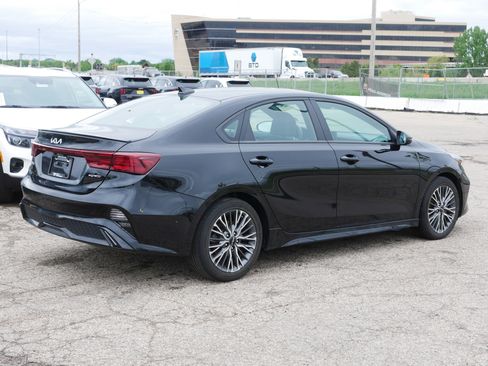 Used 2023 Kia Forte GT-Line w/ GT-Line Premium Package FWD image 4