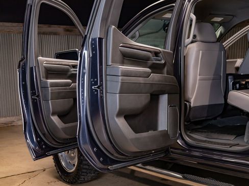 Used 2024 Chevrolet Silverado 1500 LTZ image 31