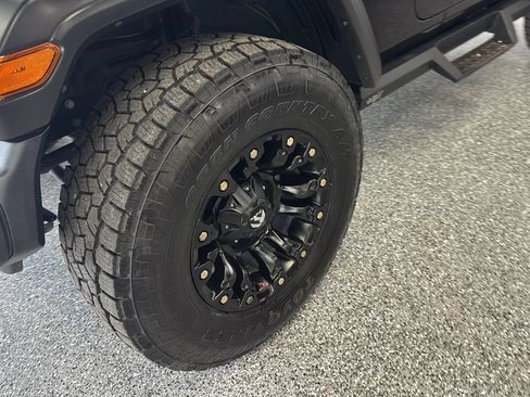 Used 2019 Jeep Wrangler Sport AWD/4WD image 31