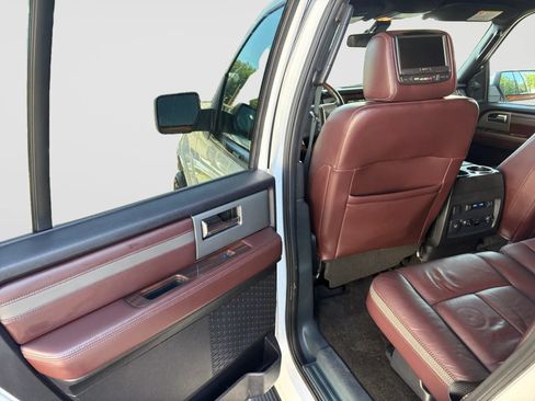 Used 2015 Ford Expedition Platinum AWD/4WD image 12