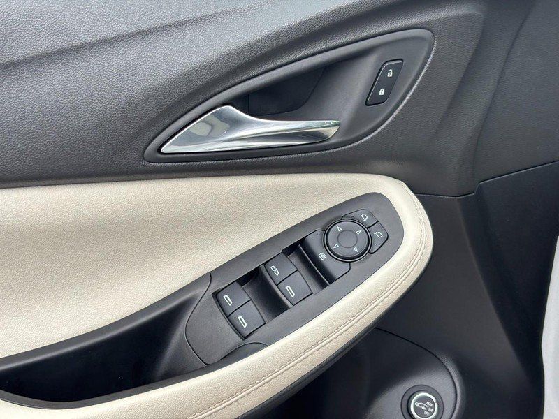 Used 2023 Buick Encore GX Select w/ Sport Touring Package AWD/4WD image 16