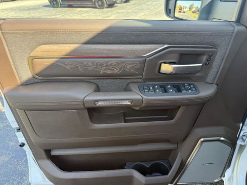 New 2026 RAM 2500 Limited AWD/4WD image 9