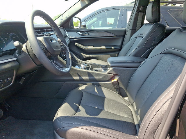 Used 2026 Jeep Grand Cherokee L Laredo AWD/4WD image 12