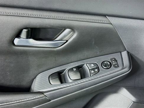 Used 2024 Nissan Sentra SV image 19