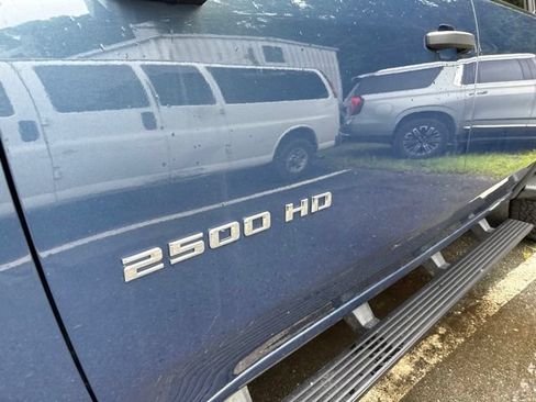 Used 2025 Chevrolet Silverado 2500 Custom AWD/4WD image 3