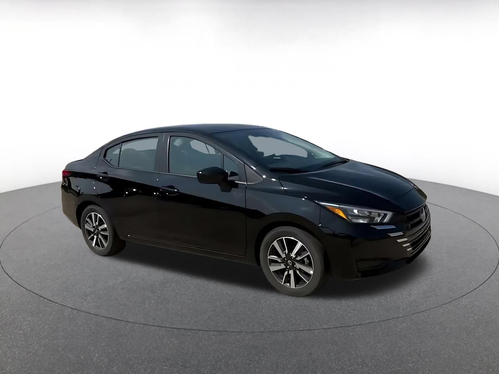 Used 2025 Nissan Versa SV FWD image 2