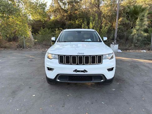 Used 2019 Jeep Grand Cherokee Limited AWD/4WD image 2