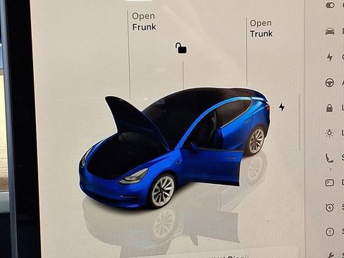 Used 2023 Tesla Model 3 Standard Range image 38