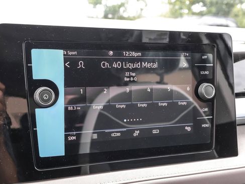 New 2025 Volkswagen Taos SE image 28