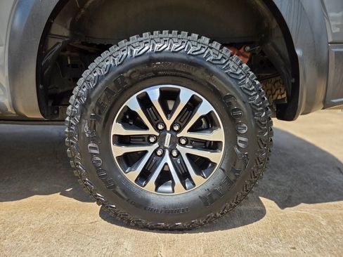 Used 2020 Ford F150 Raptor w/ Equipment Group 802A Luxury AWD/4WD image 33