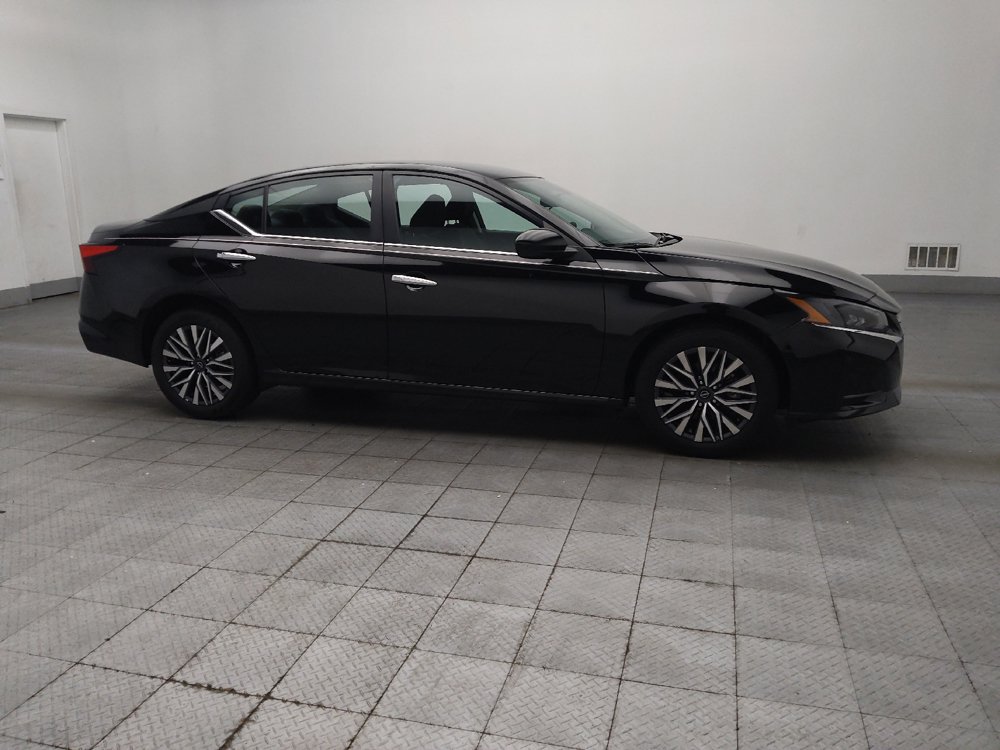 Used 2025 Nissan Altima 2.5 SV AWD/4WD image 11