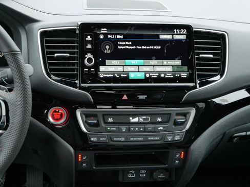 New 2026 Honda Ridgeline Black Edition image 10